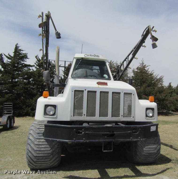 image for item DD8770 1994 International Silver Wheels applicator truck