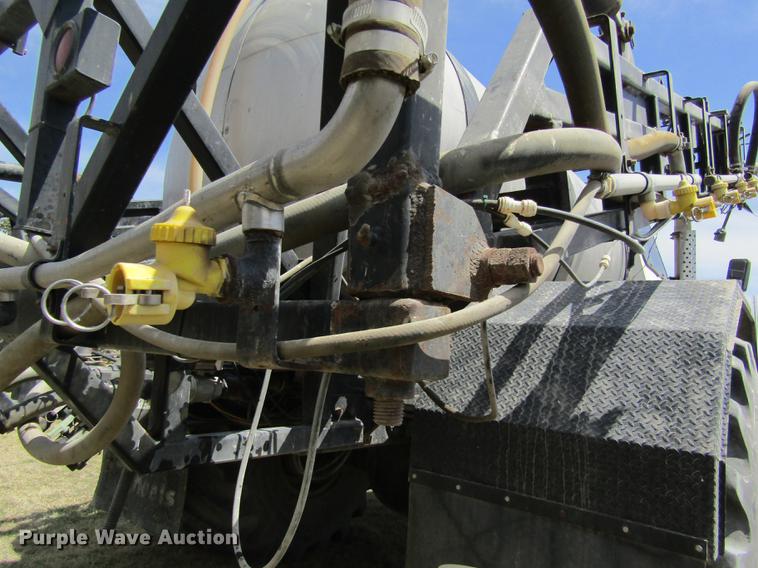 image for item DD8770 1994 International Silver Wheels applicator truck