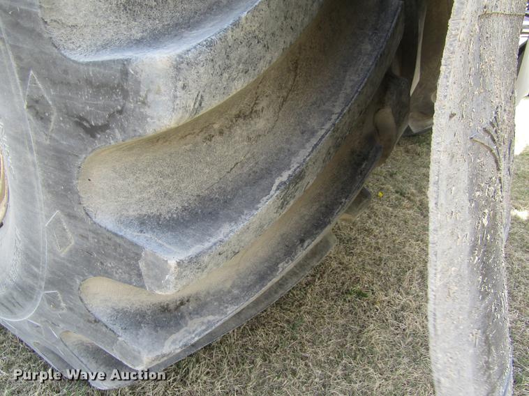 image for item DD8770 1994 International Silver Wheels applicator truck