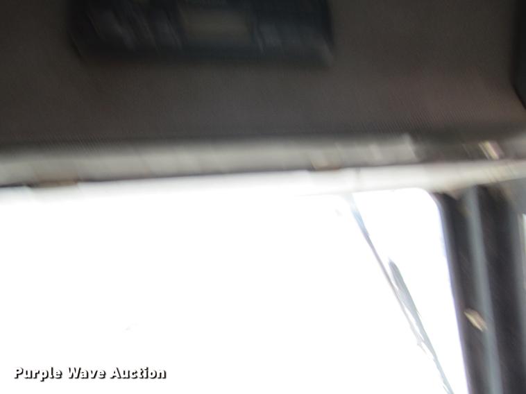 image for item DD8770 1994 International Silver Wheels applicator truck