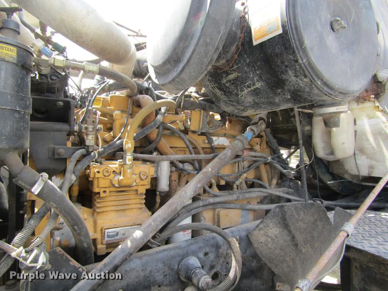 image for item DD8770 1994 International Silver Wheels applicator truck