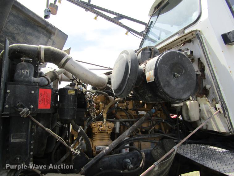 image for item DD8770 1994 International Silver Wheels applicator truck