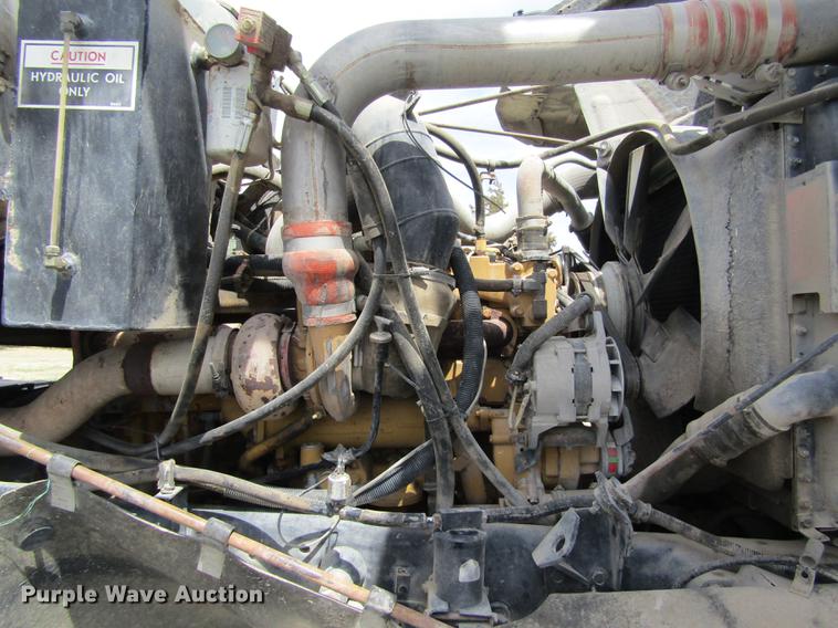 image for item DD8770 1994 International Silver Wheels applicator truck