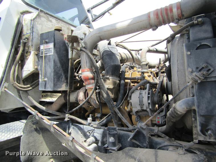 image for item DD8770 1994 International Silver Wheels applicator truck