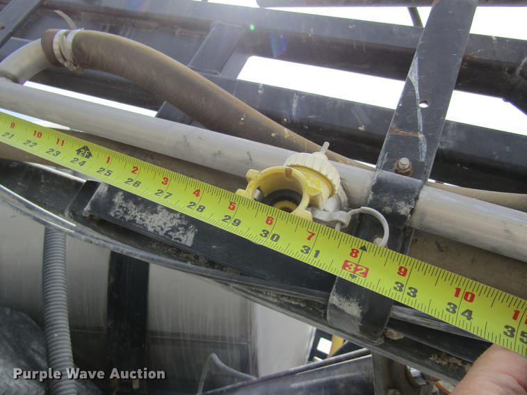 image for item DD8770 1994 International Silver Wheels applicator truck