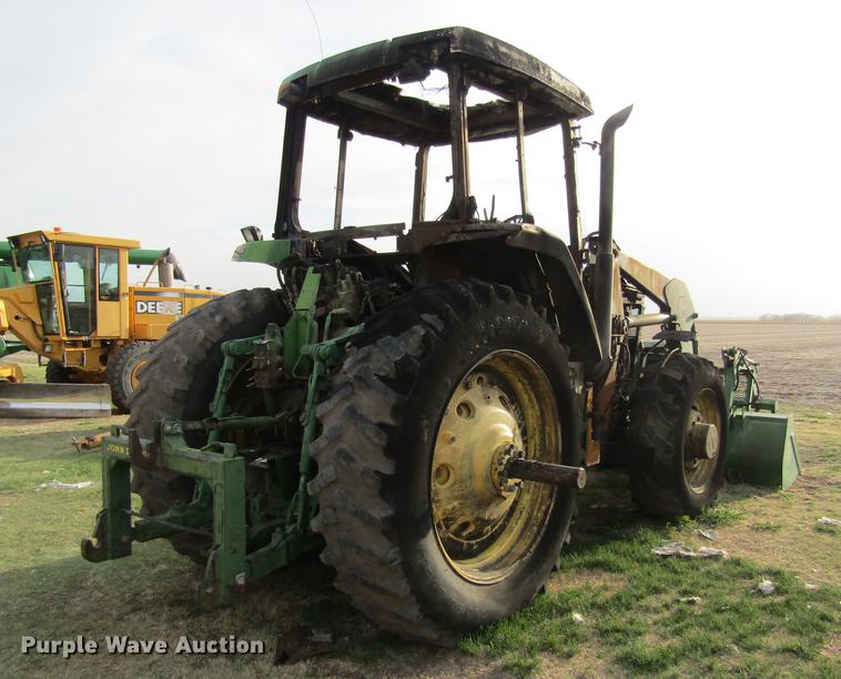 image for item DD8778 1993 John Deere 7800 MFWD tractor