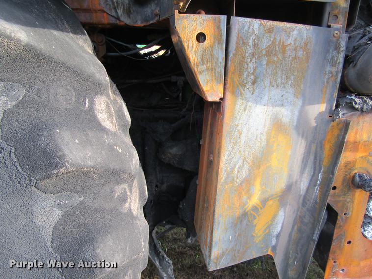 image for item DD8778 1993 John Deere 7800 MFWD tractor