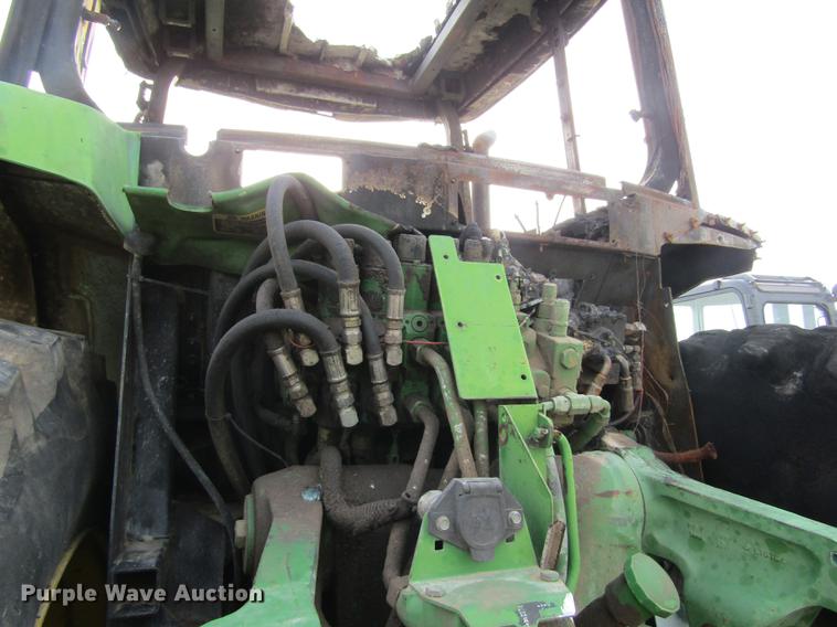 image for item DD8778 1993 John Deere 7800 MFWD tractor