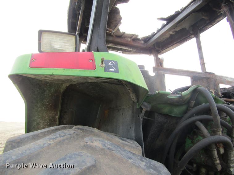 image for item DD8778 1993 John Deere 7800 MFWD tractor