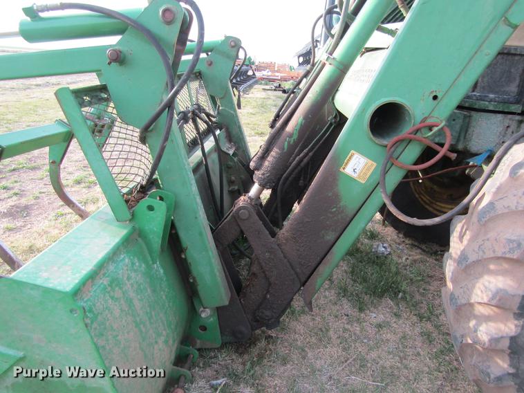 image for item DD8778 1993 John Deere 7800 MFWD tractor