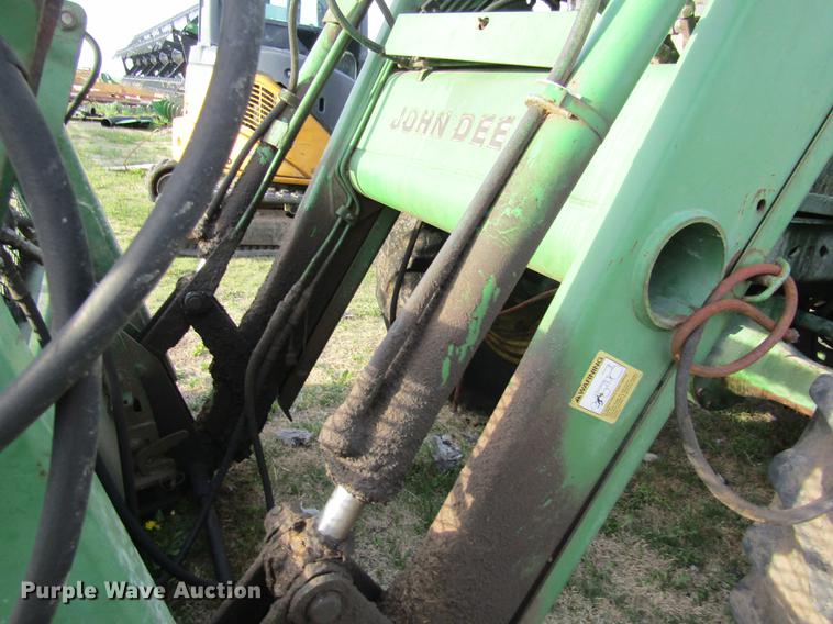 image for item DD8778 1993 John Deere 7800 MFWD tractor