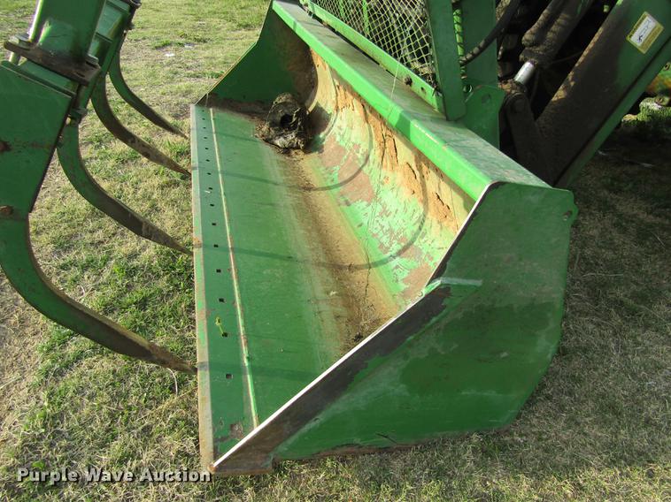 image for item DD8778 1993 John Deere 7800 MFWD tractor