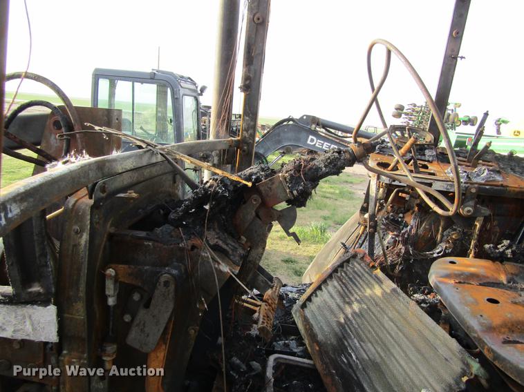 image for item DD8778 1993 John Deere 7800 MFWD tractor