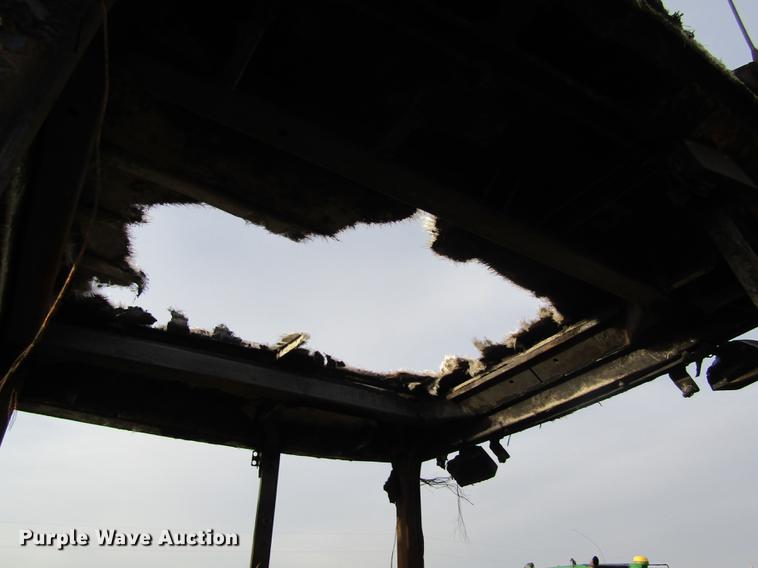 image for item DD8778 1993 John Deere 7800 MFWD tractor