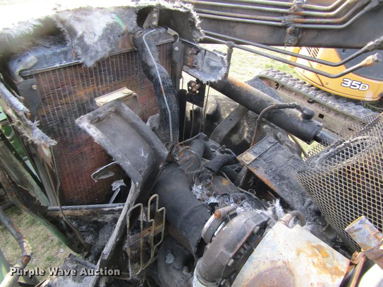 image for item DD8778 1993 John Deere 7800 MFWD tractor