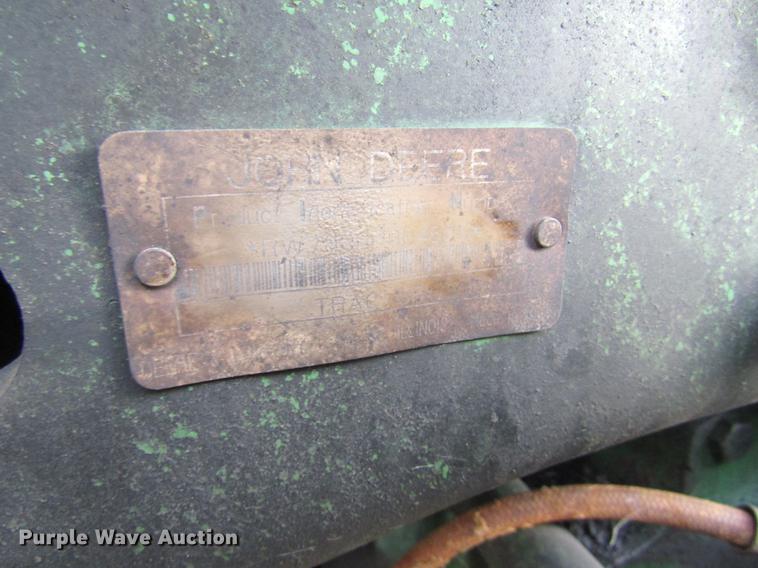 image for item DD8778 1993 John Deere 7800 MFWD tractor