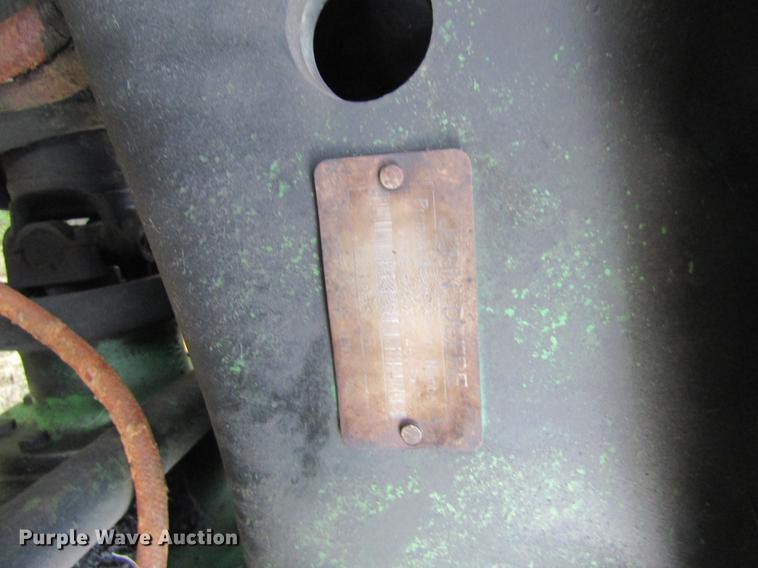 image for item DD8778 1993 John Deere 7800 MFWD tractor