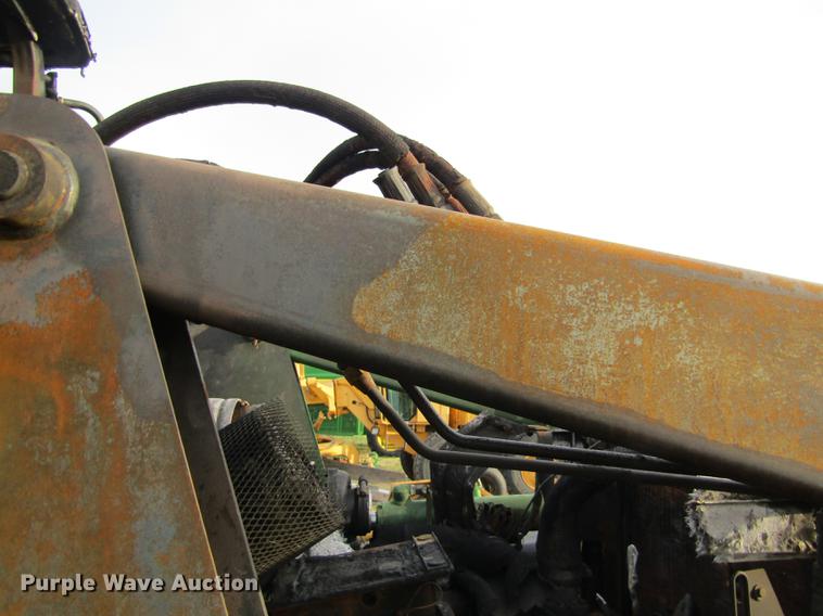 image for item DD8778 1993 John Deere 7800 MFWD tractor