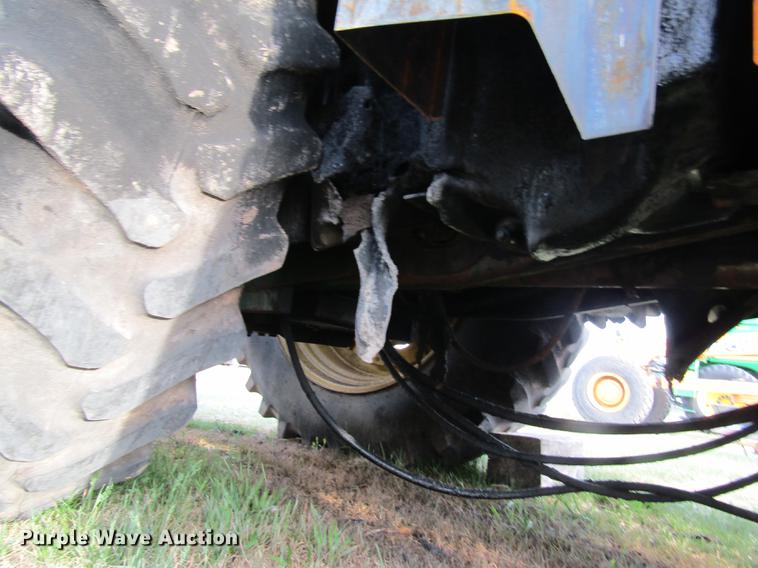 image for item DD8778 1993 John Deere 7800 MFWD tractor