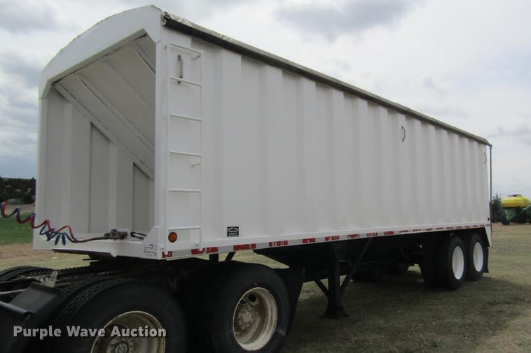 image for item DD8780 1997 Sandy Land single hopper bottom grain trailer