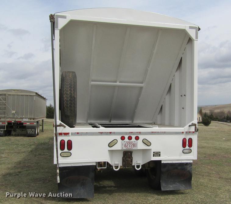 image for item DD8780 1997 Sandy Land single hopper bottom grain trailer