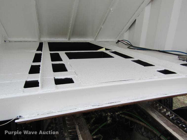 image for item DD8780 1997 Sandy Land single hopper bottom grain trailer