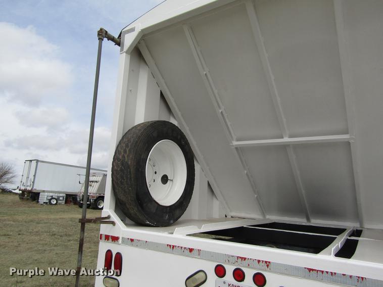 image for item DD8780 1997 Sandy Land single hopper bottom grain trailer