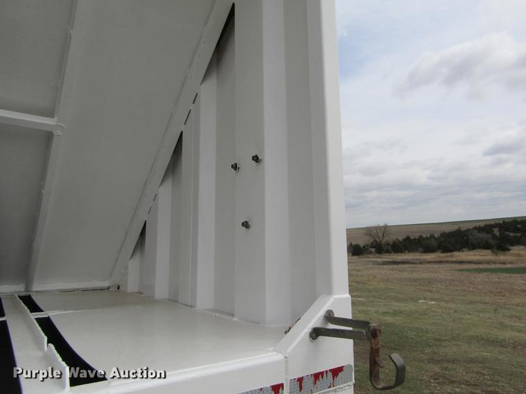 image for item DD8780 1997 Sandy Land single hopper bottom grain trailer