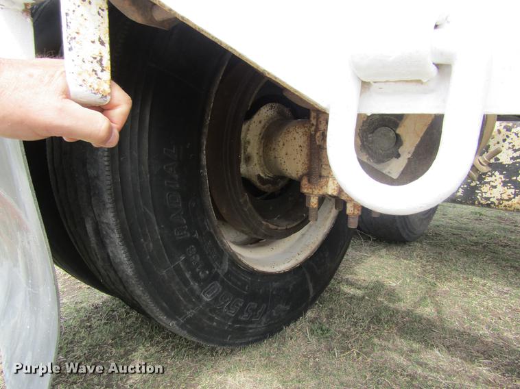 image for item DD8780 1997 Sandy Land single hopper bottom grain trailer