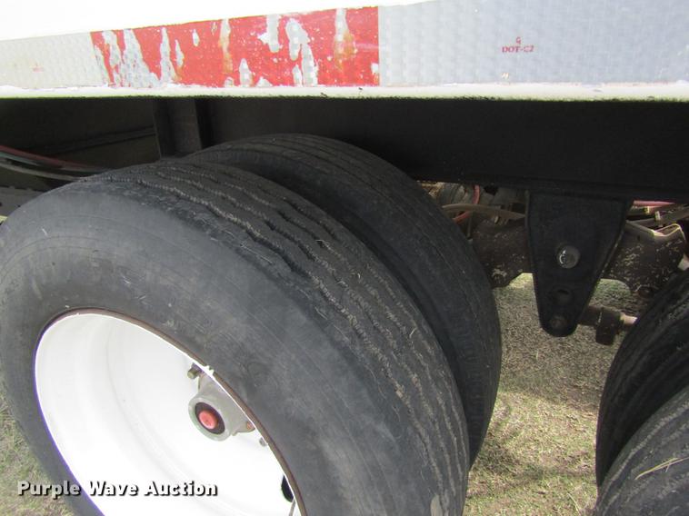 image for item DD8780 1997 Sandy Land single hopper bottom grain trailer
