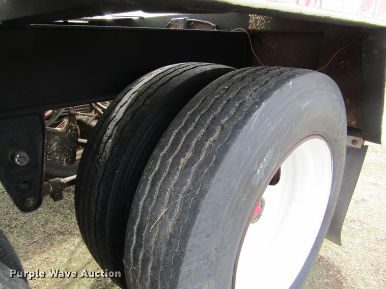 image for item DD8780 1997 Sandy Land single hopper bottom grain trailer