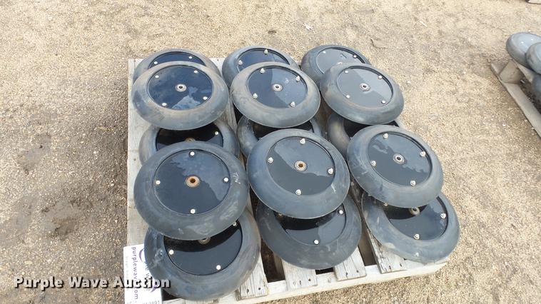 image for item DE2891 (15) Great Plains press wheels