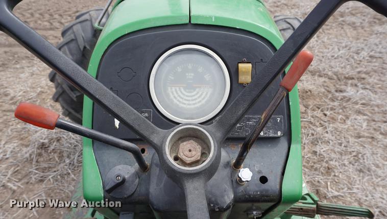 image for item DE3308 1981 John Deere 2940 MFWD tractor