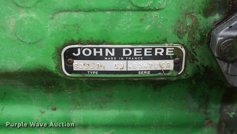 image for item DE3308 1981 John Deere 2940 MFWD tractor