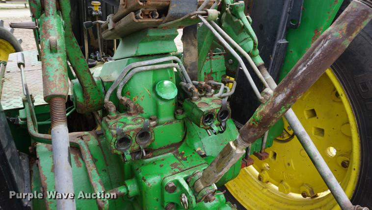 image for item DE3308 1981 John Deere 2940 MFWD tractor