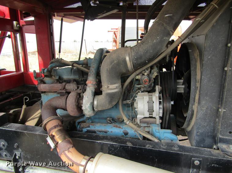 image for item DE6735 2003 Stinger 2400M bale stacker