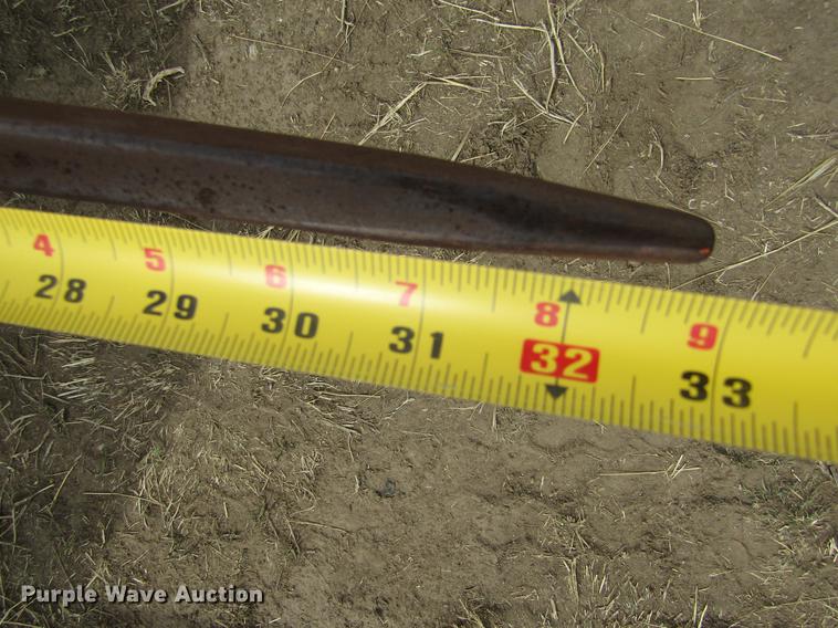 image for item DE6735 2003 Stinger 2400M bale stacker