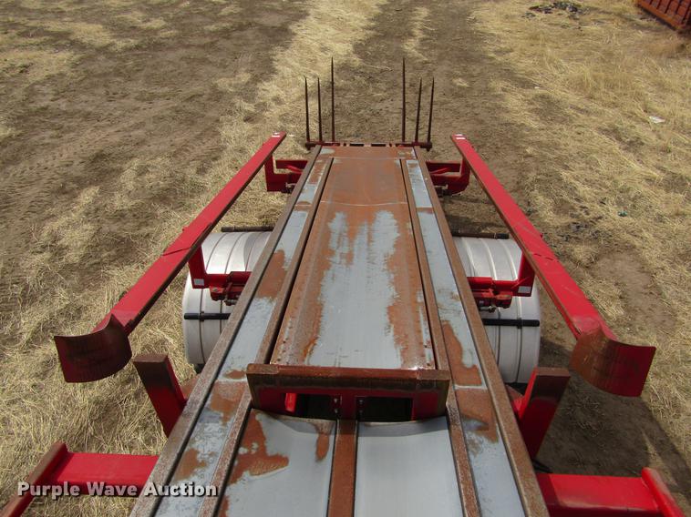 image for item DE6735 2003 Stinger 2400M bale stacker