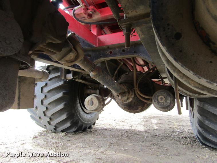 image for item DE6735 2003 Stinger 2400M bale stacker