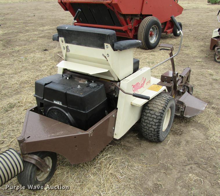 image for item DE6739 Grasshopper 1212 lawn mower