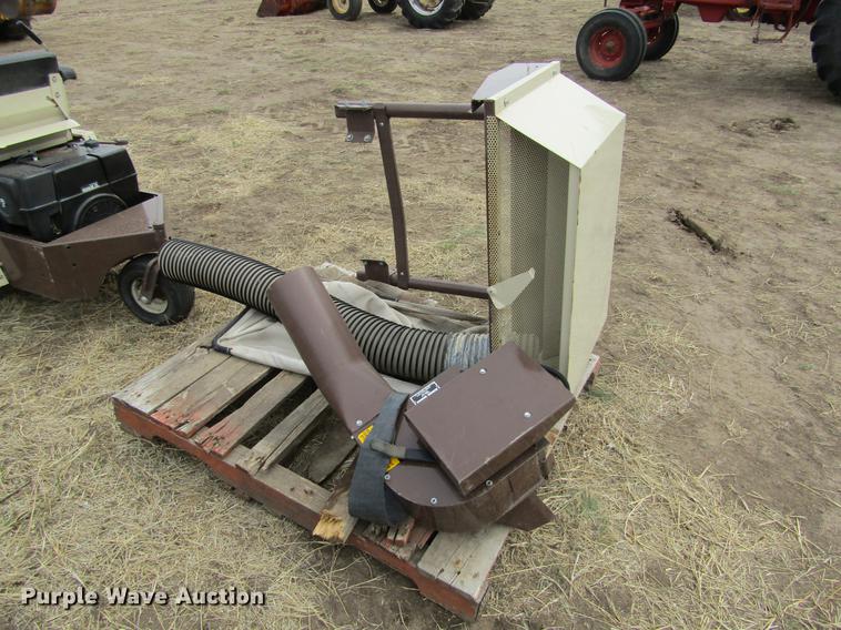 image for item DE6739 Grasshopper 1212 lawn mower