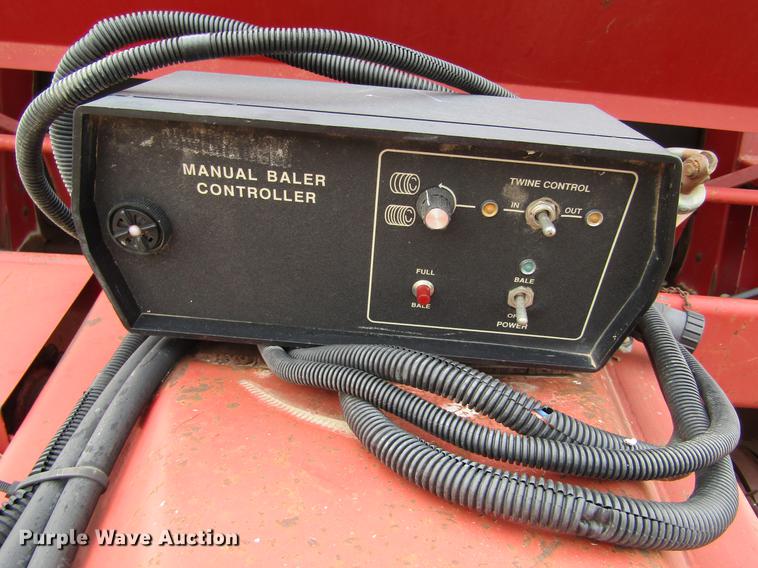 image for item DE6741 1992 Case IH 8480 round baler