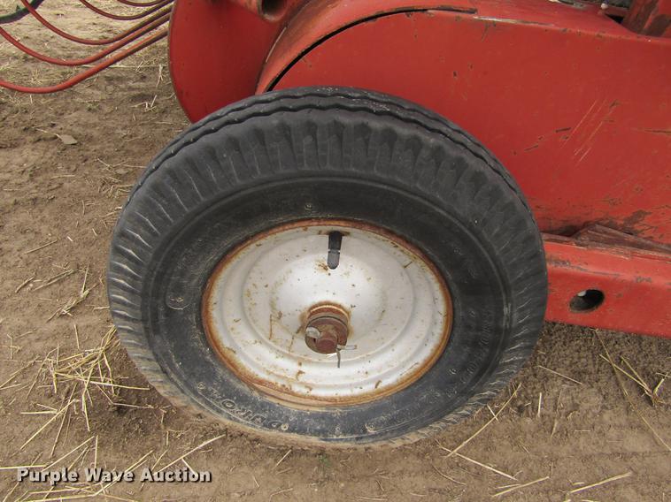 image for item DE6741 1992 Case IH 8480 round baler