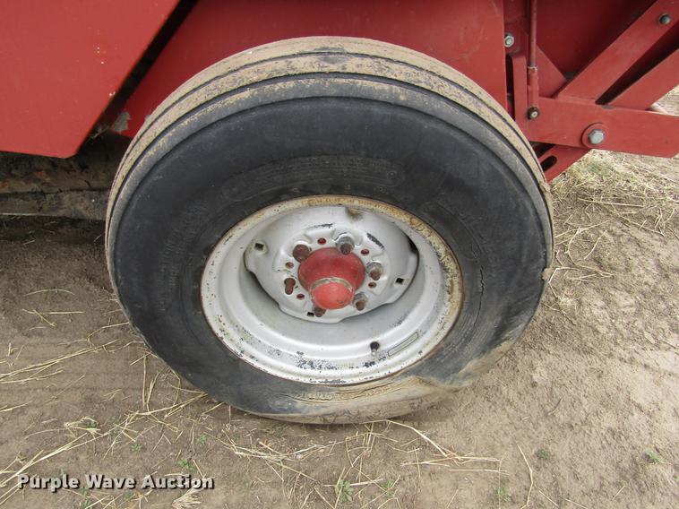 image for item DE6741 1992 Case IH 8480 round baler