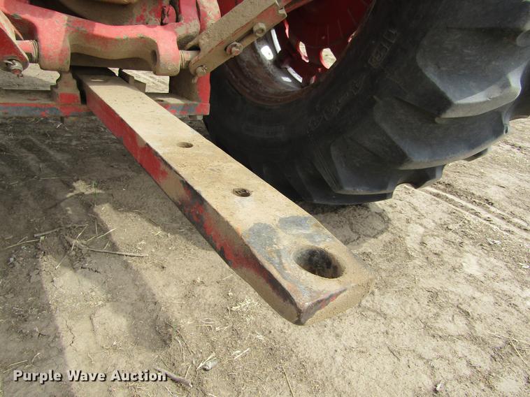 image for item DE6744 International 886 tractor