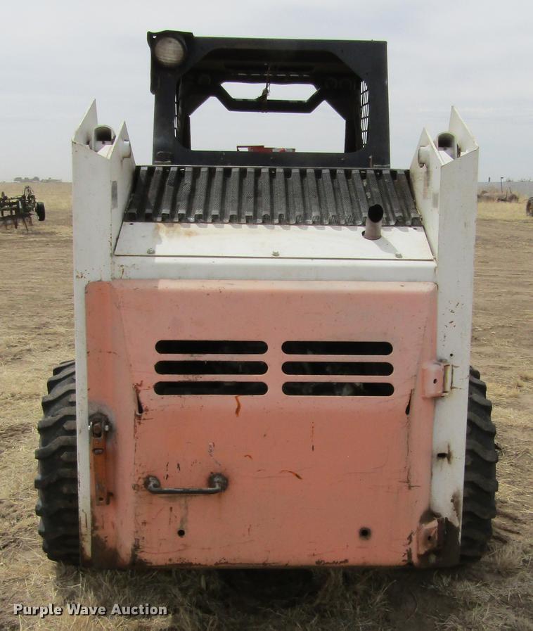 image for item DE6756 1987 Bobcat 843 skid steer