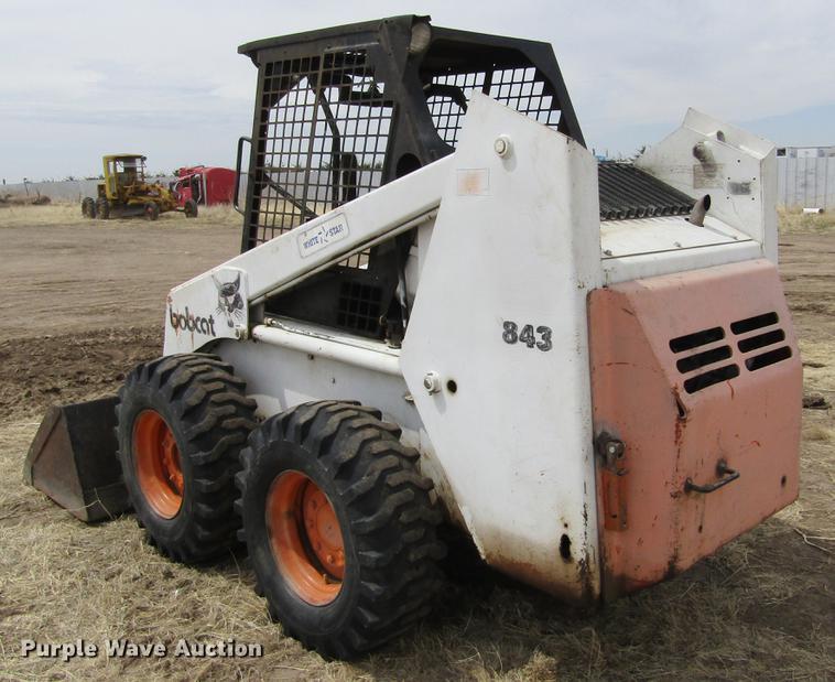 image for item DE6756 1987 Bobcat 843 skid steer