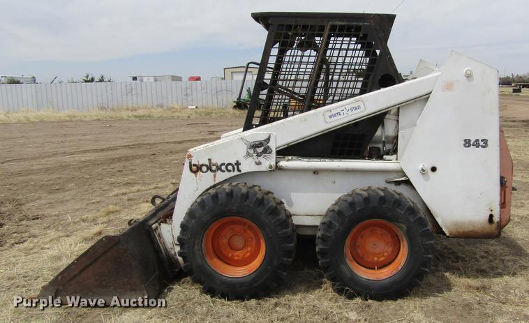 image for item DE6756 1987 Bobcat 843 skid steer