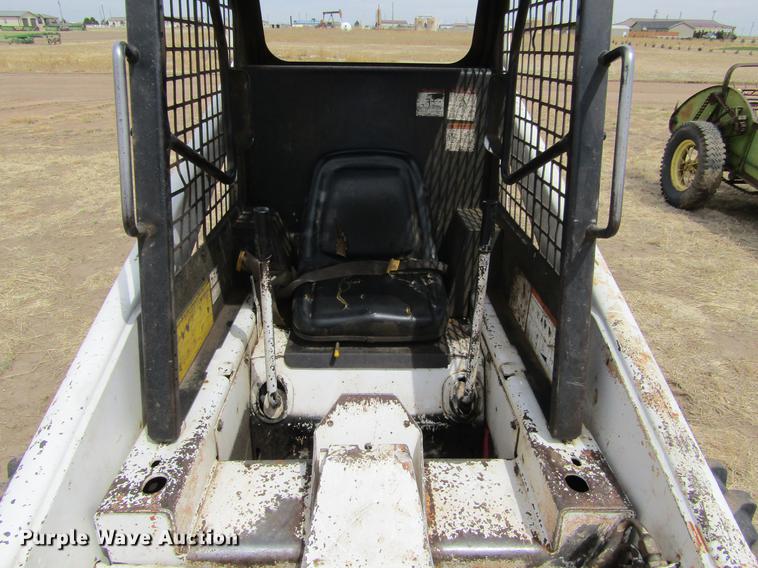 image for item DE6756 1987 Bobcat 843 skid steer