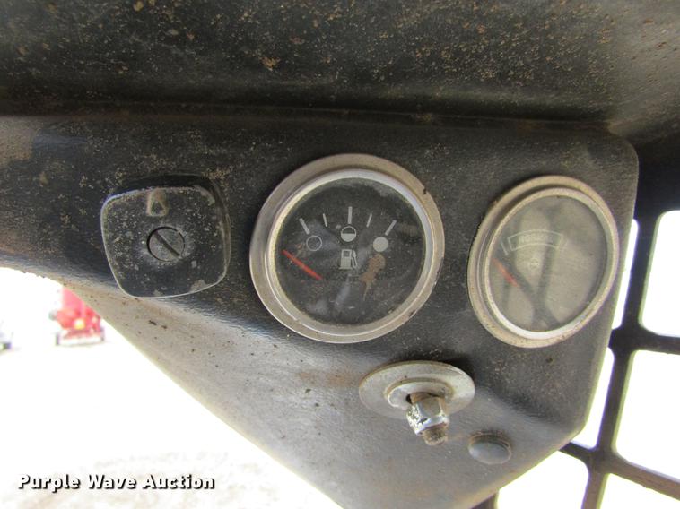 image for item DE6756 1987 Bobcat 843 skid steer